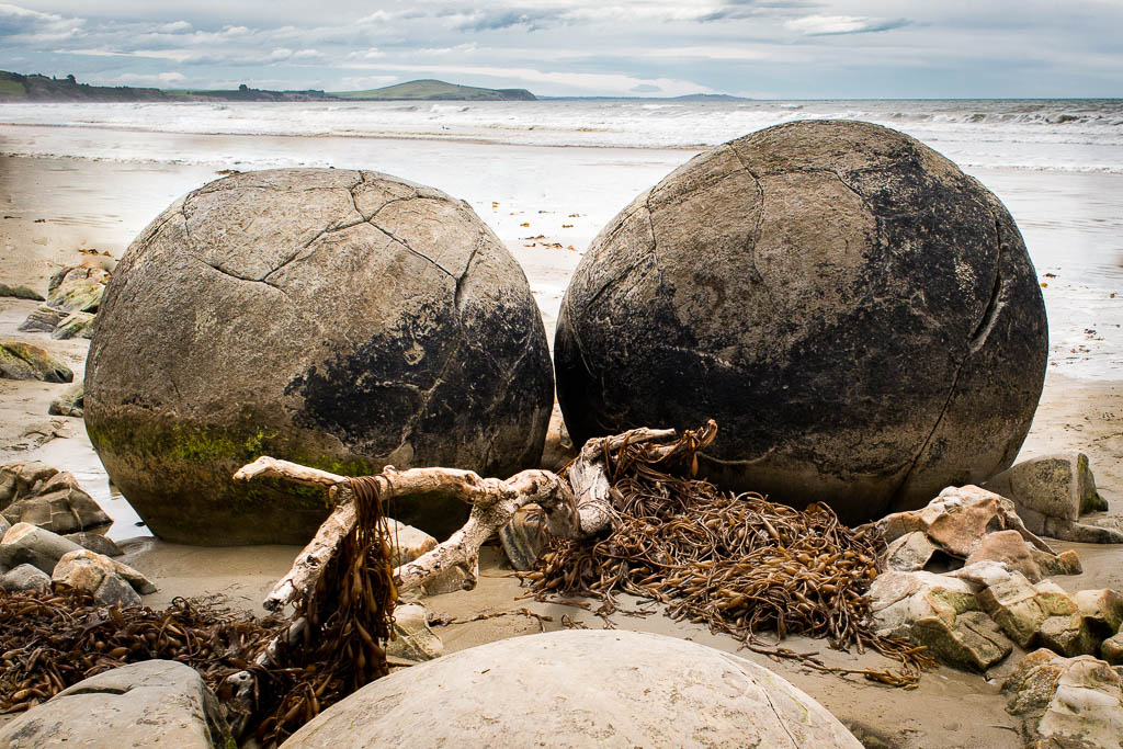 Zwei Körper, Moeraki Boulders Beach, Neuseeland